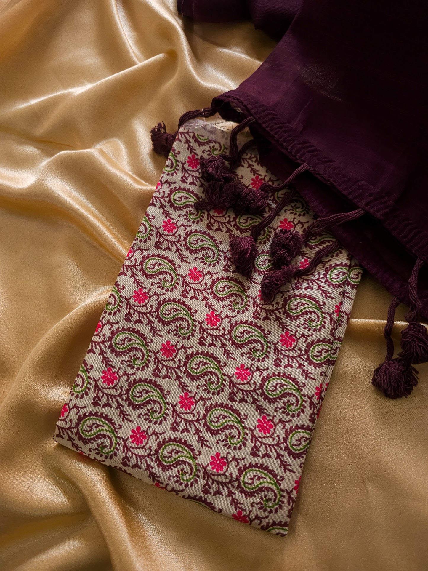 Plane Linen Violet Saree With Floral Print Blouse
