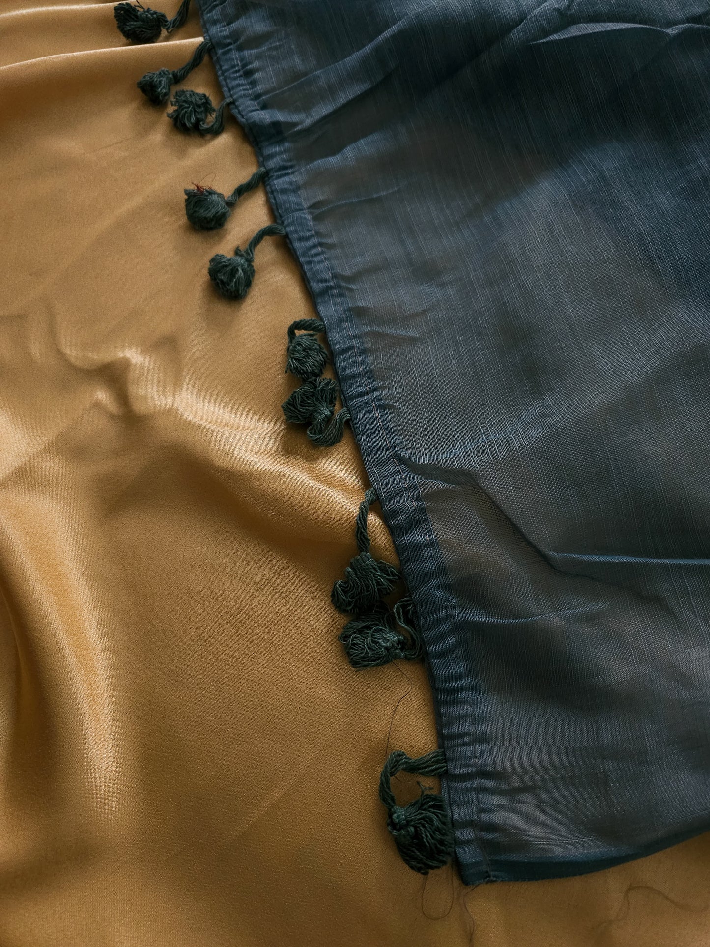 Plane Linen  Saree With Floral Print Blouse